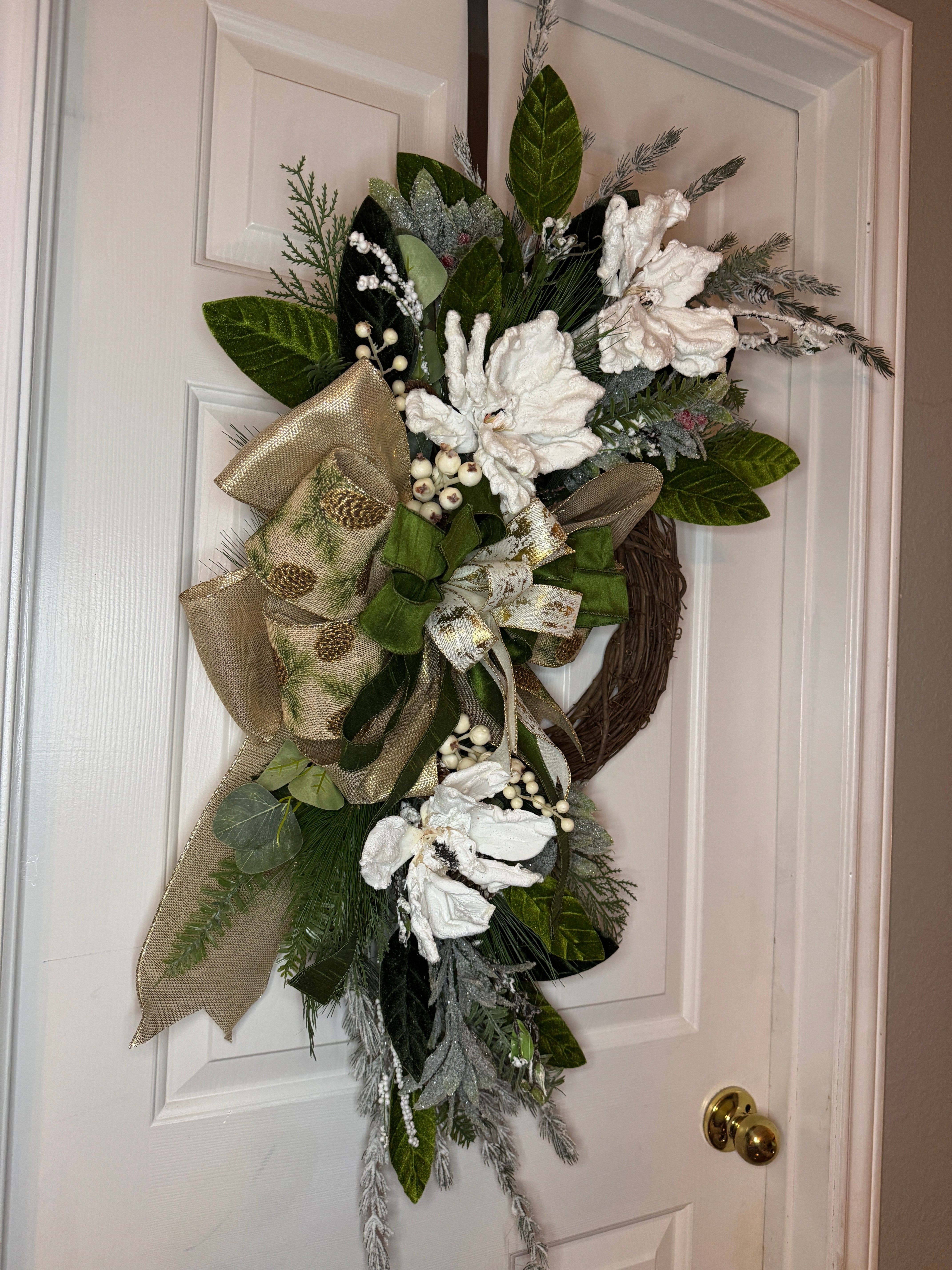 White Poinsettia Grapevine Christmas Wreath
