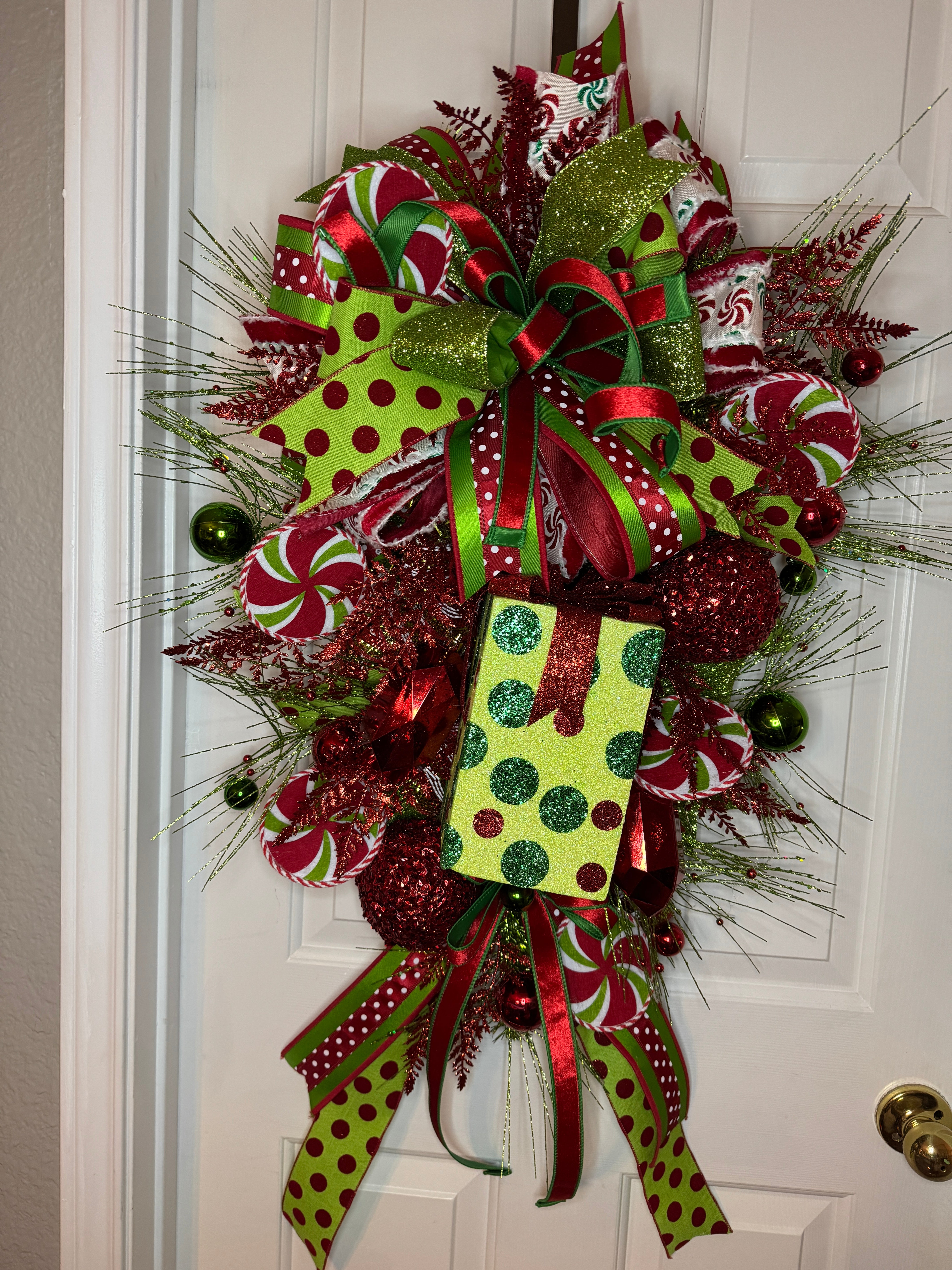 Lime Green Polka Dot Present Christmas Wreath
