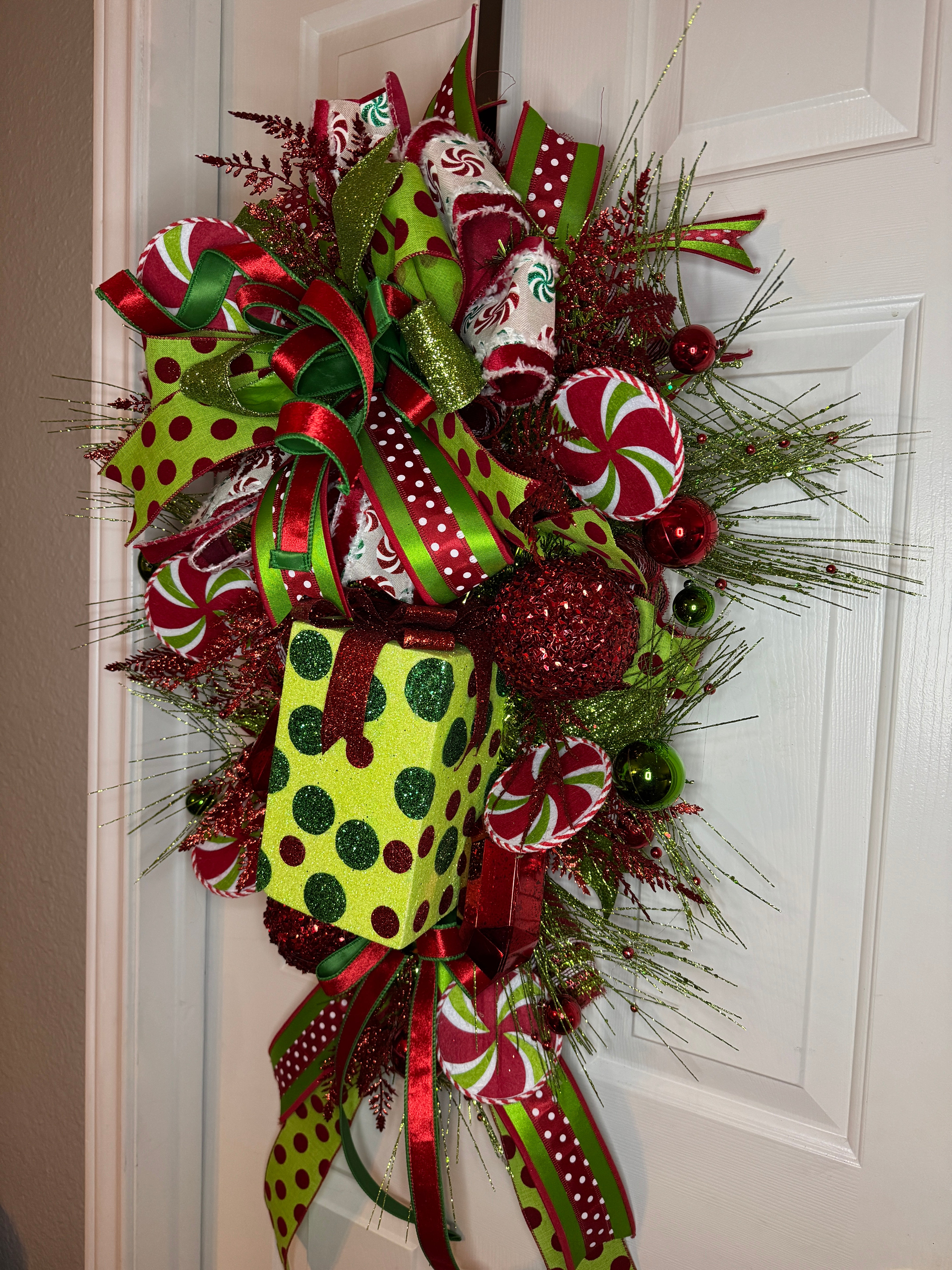 Lime Green Polka Dot Present Christmas Wreath