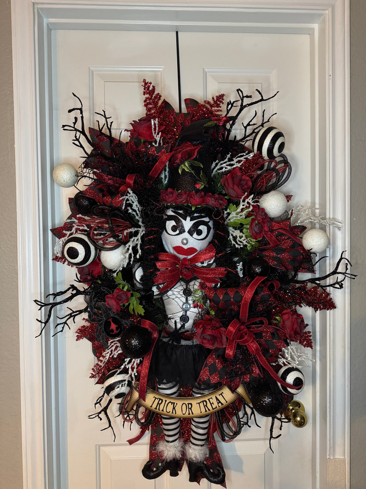 Halloween Wreath: Red Rosebud