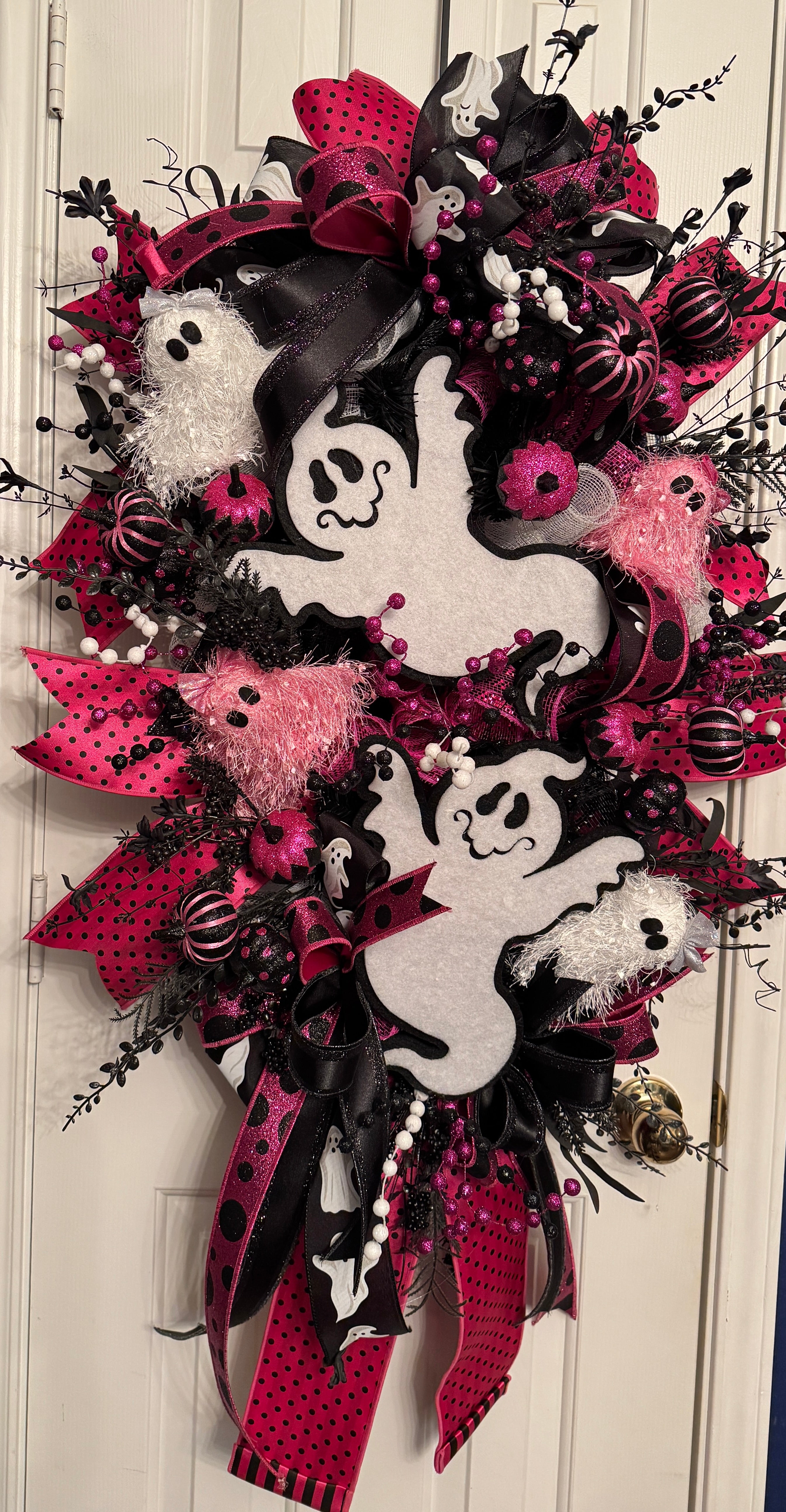 Fuchsia, Black, and White Halloween Ghost Swag Wreath