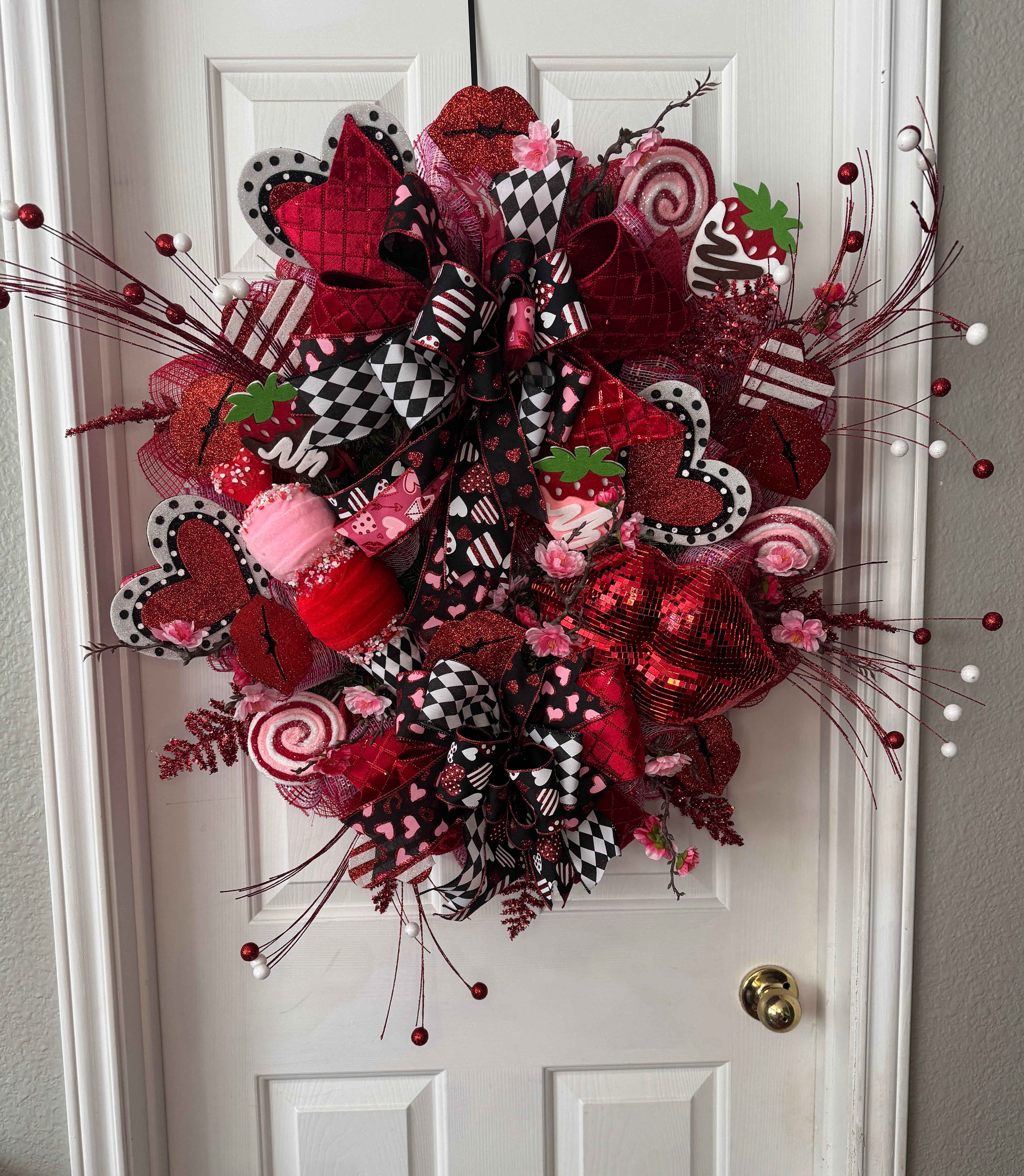 Sweet Kiss Valentine's  Day Wreath