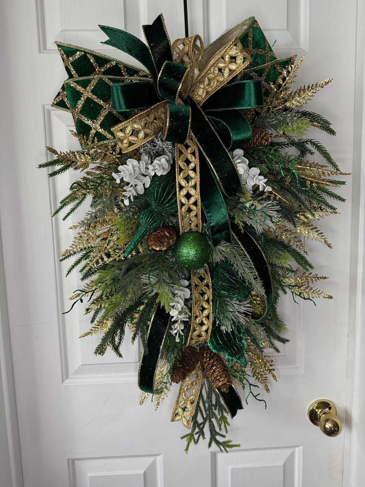 Luxury Christmas Wreath in emerald green and gold